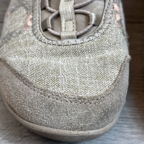 Skechers Woman’s Size 7 Slip On Casual Tennis Shoe Troupe With Pink No Lace - Picture 3 of 11